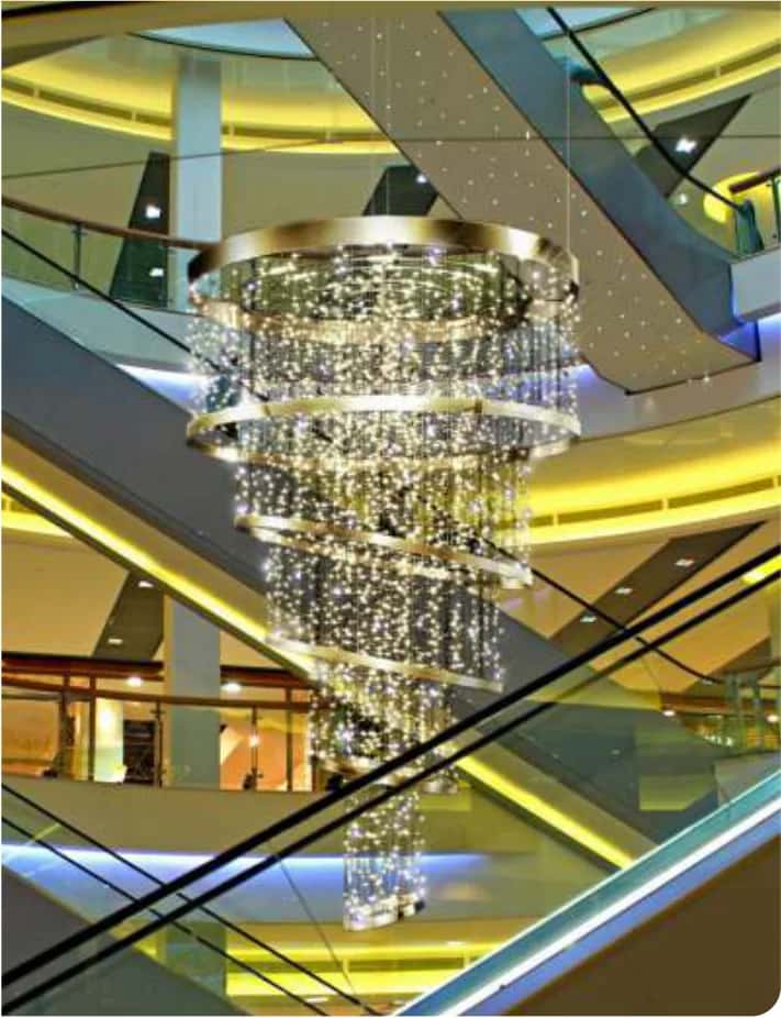 Cadde üzerine asılı kristal LED ışık avizesi, gece